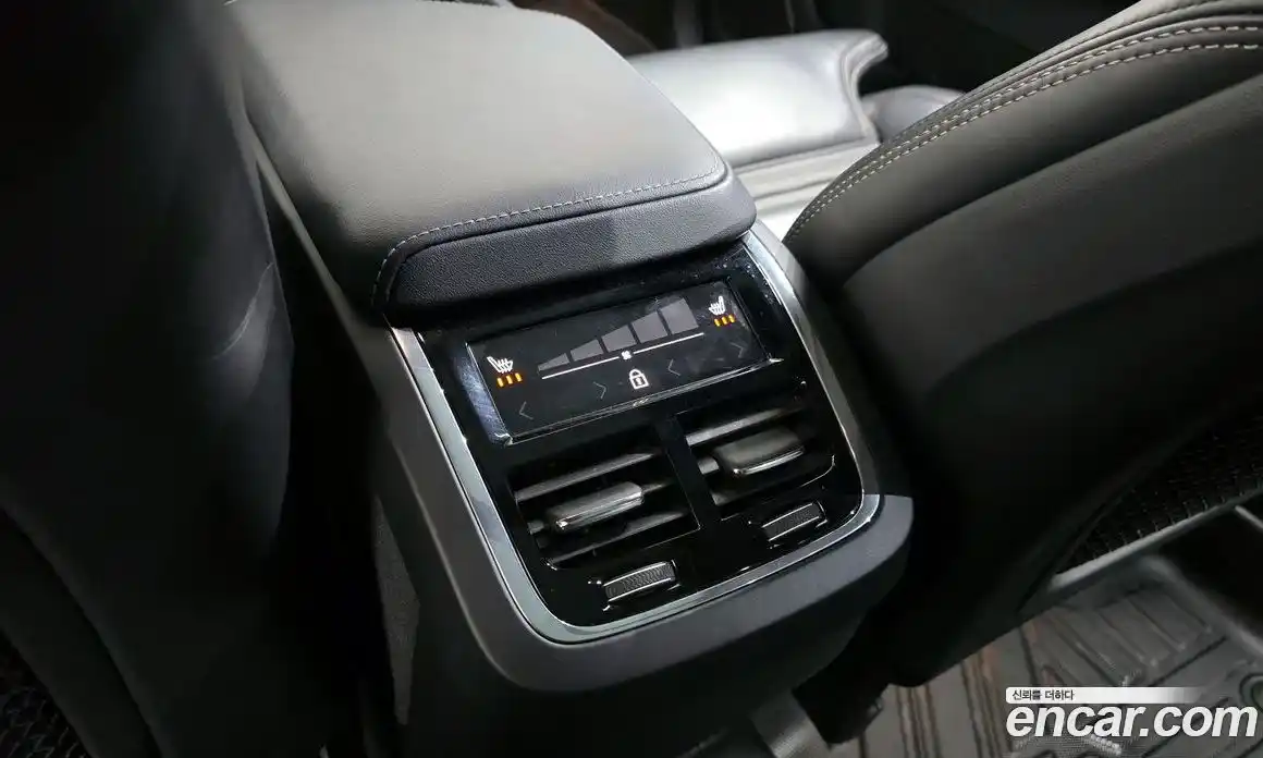 Volvo XC60 2022 2.0 автомат (гидро), фото 28