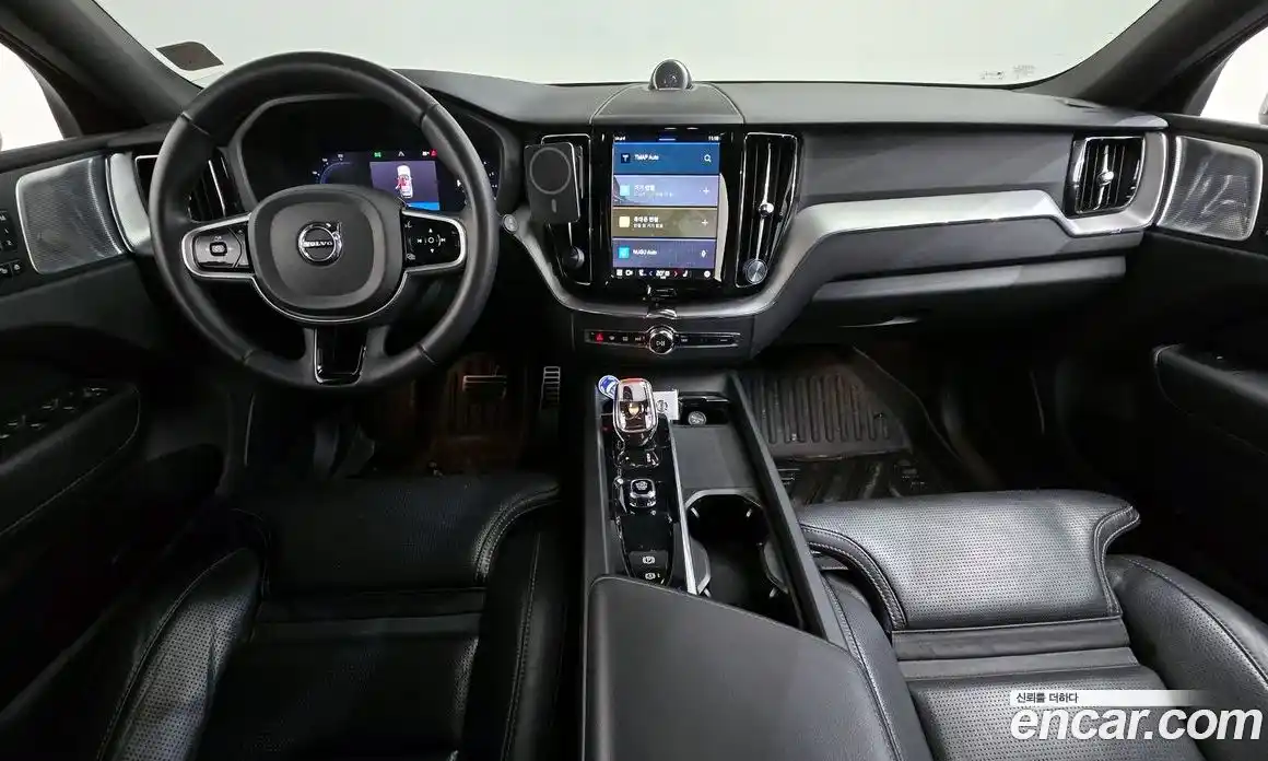 Volvo XC60 2022 2.0 автомат (гидро), фото 10