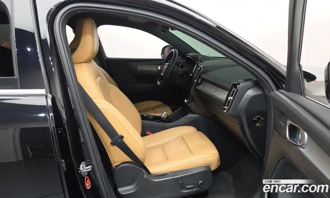 Volvo XC40 2020 2.0 автомат (гидро), фото 16