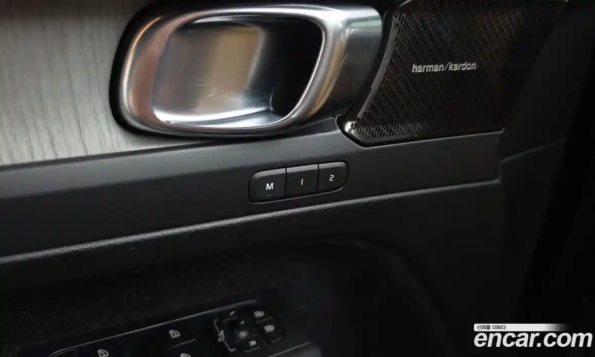 Volvo XC40 2020 2.0 автомат (гидро), фото 28