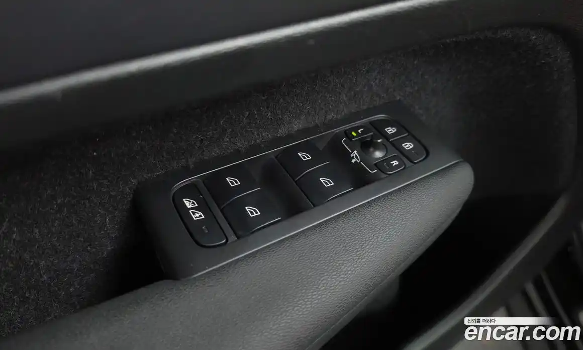 Volvo XC40 2020 2.0 автомат (гидро), фото 30
