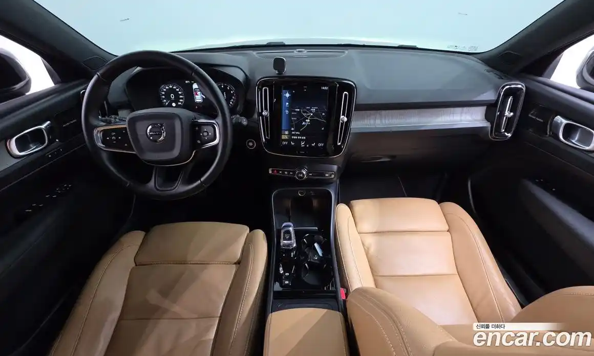 Volvo XC40 2020 2.0 автомат (гидро), фото 10