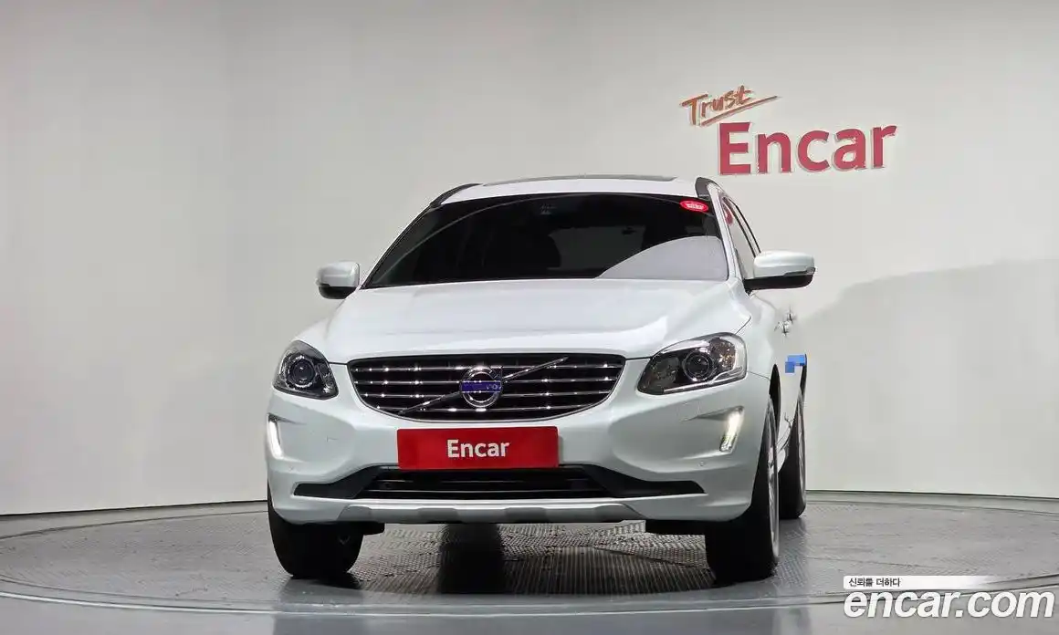 Volvo XC60 2017 2.0 автомат (гидро), фото 3