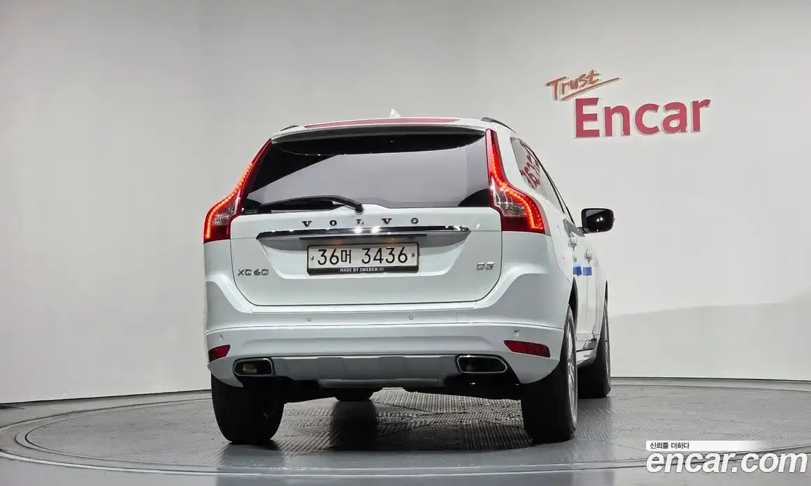 Volvo XC60 2017 2.0 автомат (гидро), фото 4