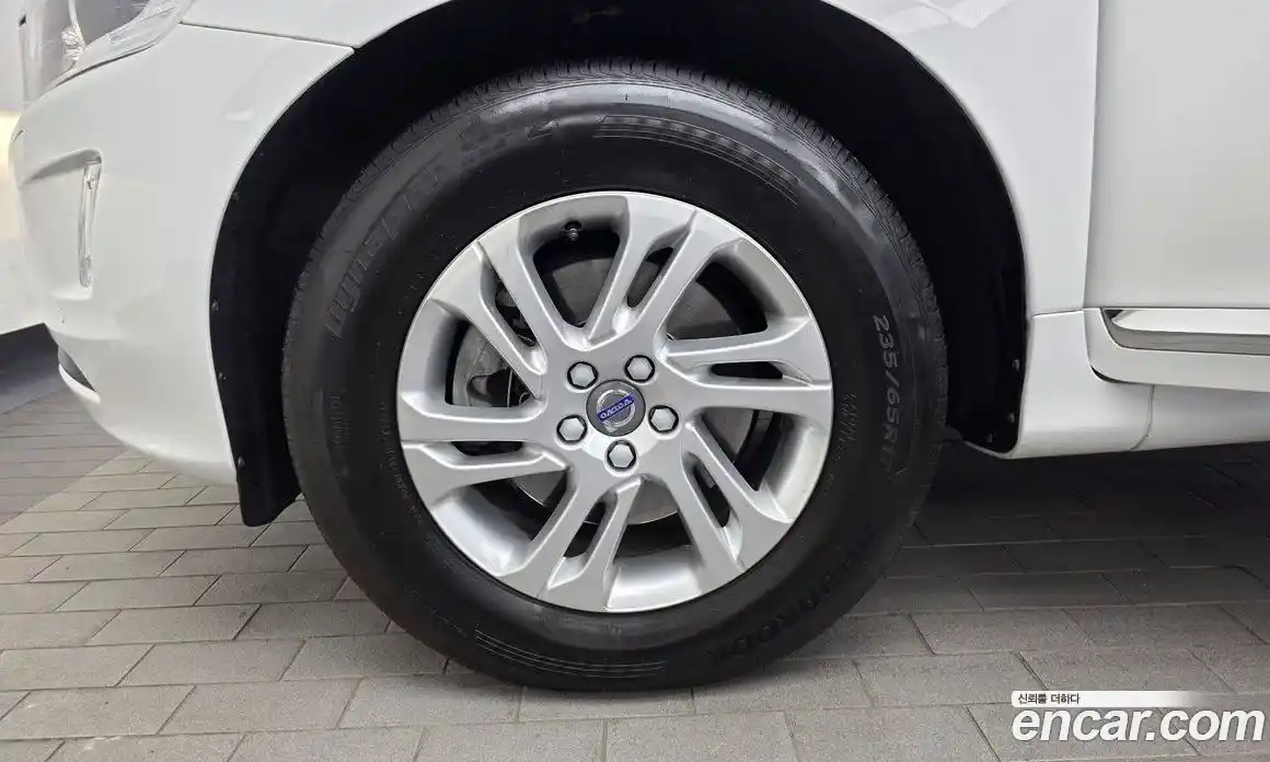 Volvo XC60 2017 2.0 автомат (гидро), фото 5