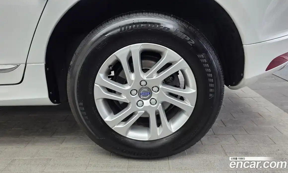 Volvo XC60 2017 2.0 автомат (гидро), фото 7