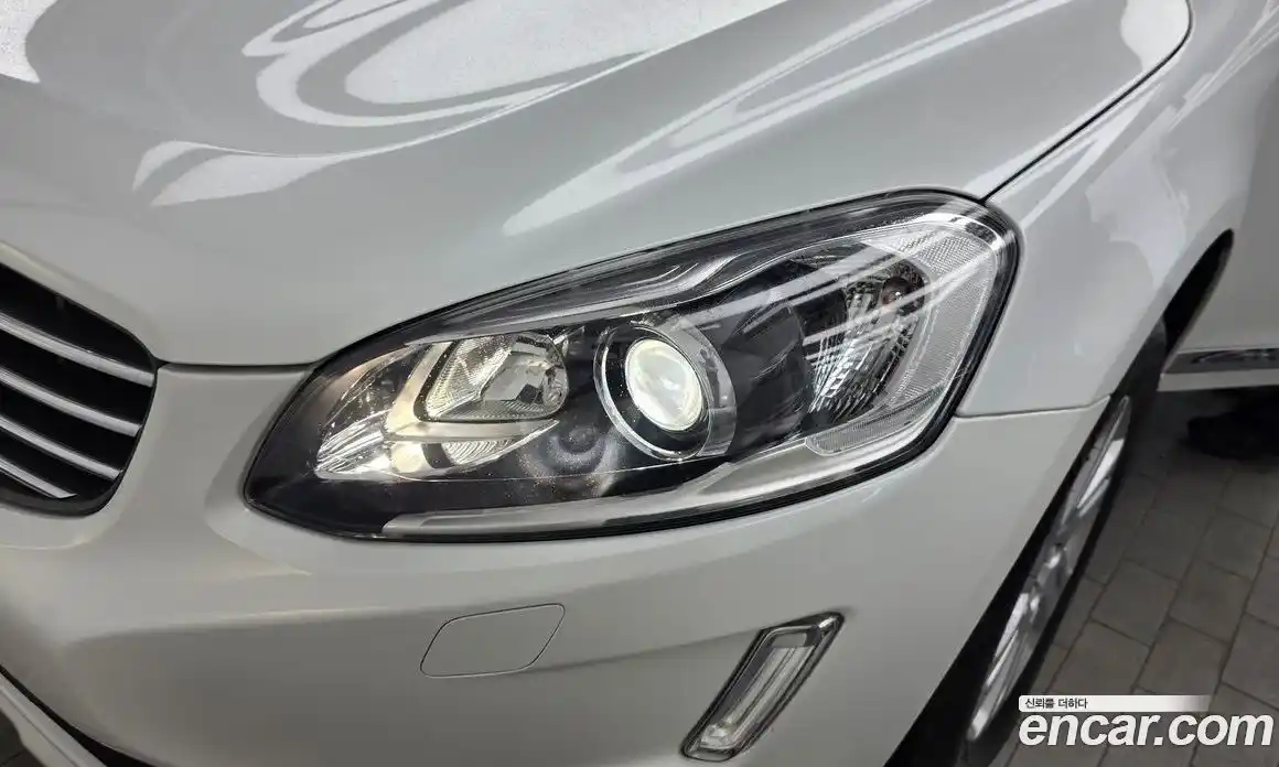 Volvo XC60 2017 2.0 автомат (гидро), фото 8