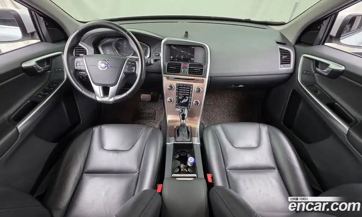 Volvo XC60 2017 2.0 автомат (гидро), фото 10