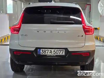 Volvo XC40 2026 2.0 автомат (гидро), миниатюра 4