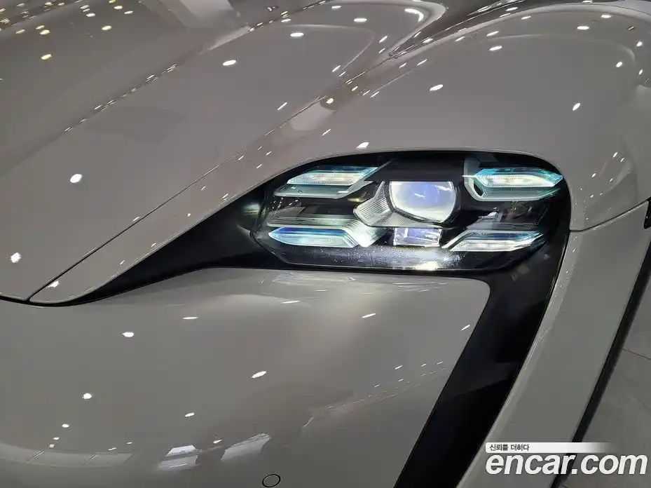Porsche Taycan 2024 0.1 автомат (гидро), фото 11