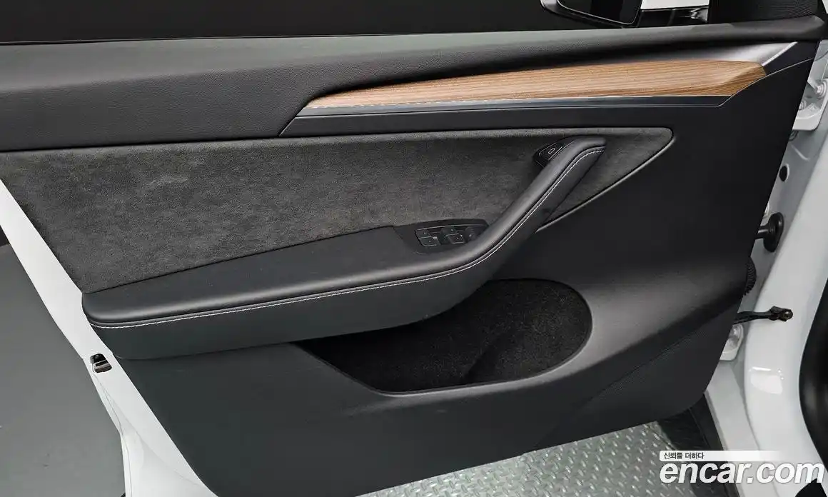 Tesla Model Y 2023 0.2 гидро, фото 14
