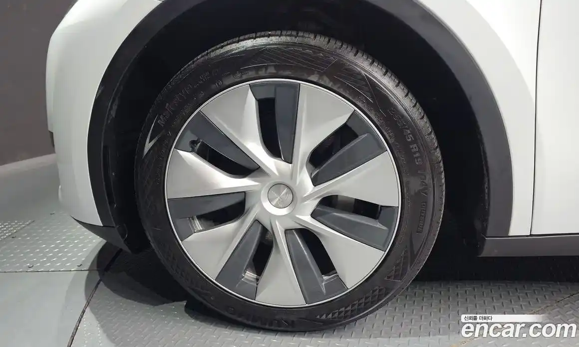 Tesla Model Y 2023 0.2 гидро, фото 5