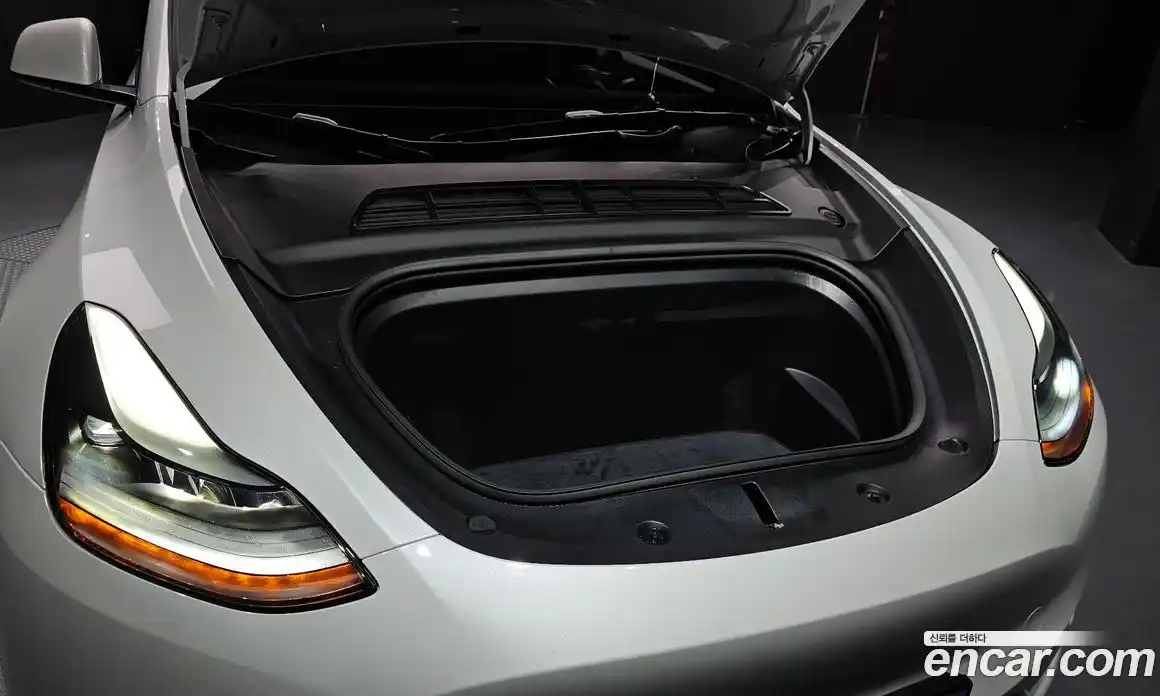 Tesla Model Y 2023 0.2 гидро, фото 6