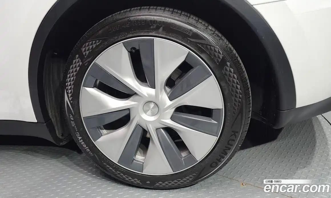 Tesla Model Y 2023 0.2 гидро, фото 7