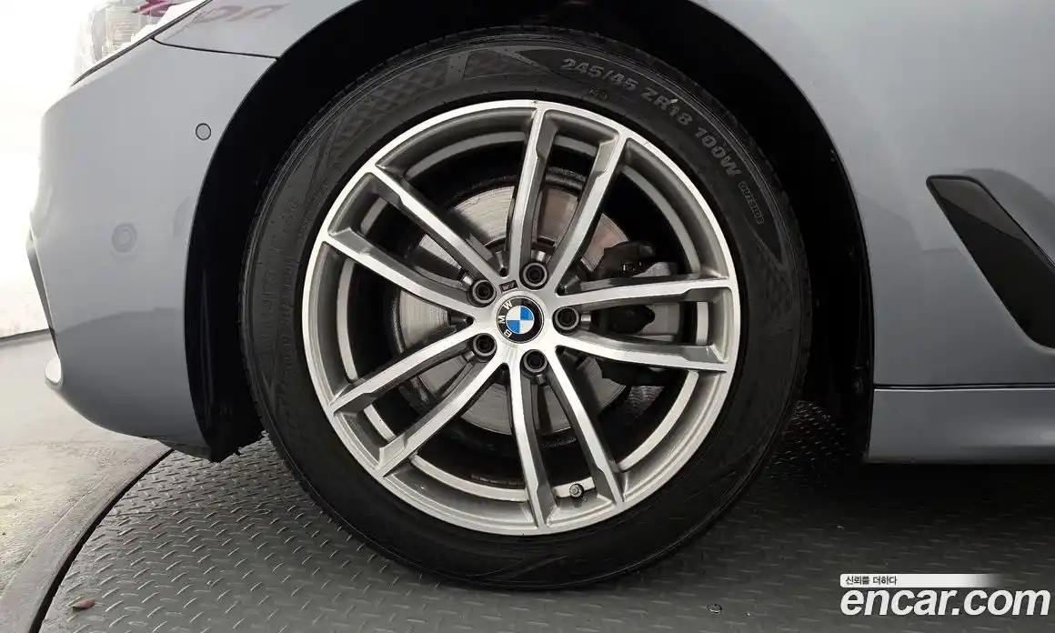 BMW 5 серия 2017 2.0 автомат (гидро), фото 5