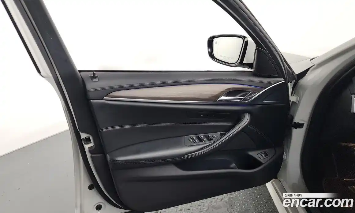 BMW 5 серия 2017 2.0 автомат (гидро), фото 13