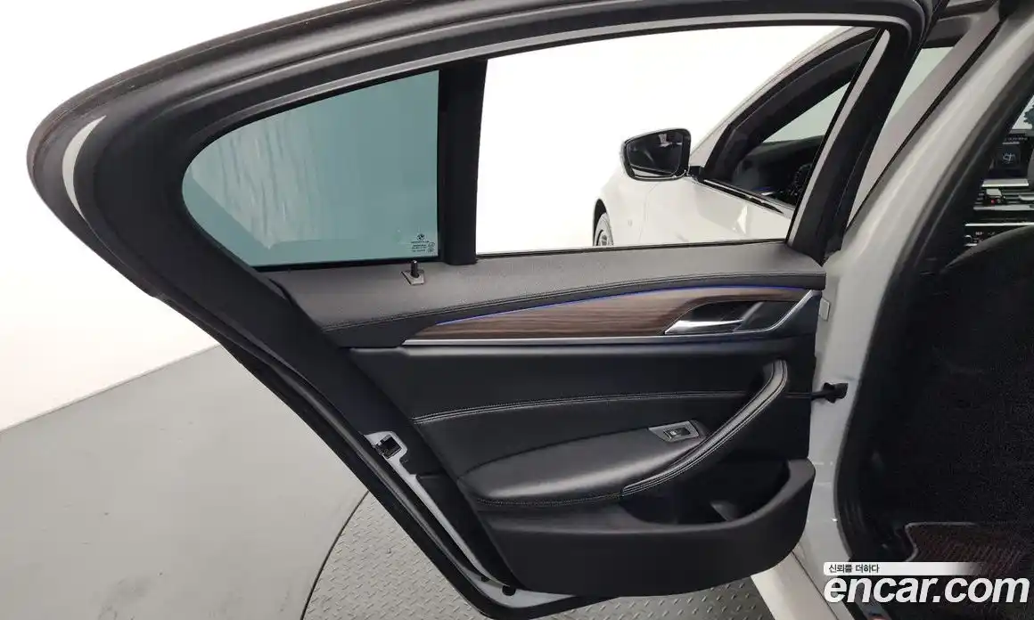 BMW 5 серия 2017 2.0 автомат (гидро), фото 14