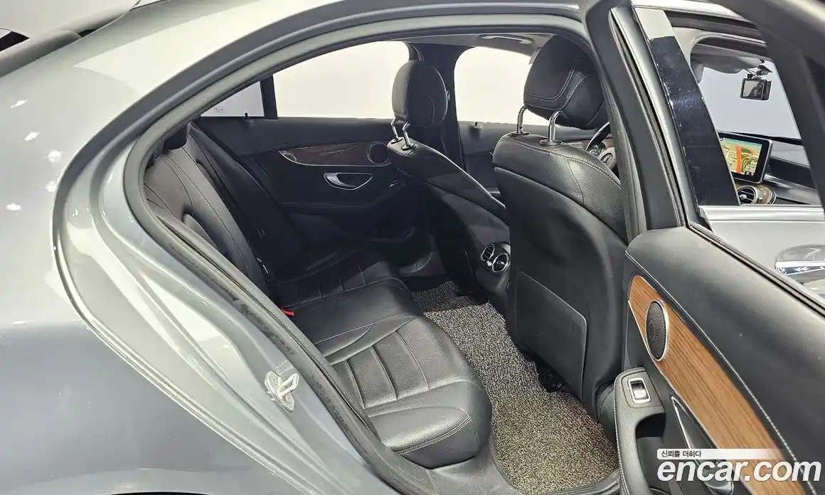 Mercedes-Benz C-Class 2016 2.1 гидро, фото 12 Mercedes-Benz C-Class 2016 2.1 гидро, фото 12