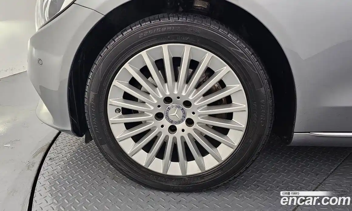 Mercedes-Benz C-Class 2016 2.1 гидро, фото 5 Mercedes-Benz C-Class 2016 2.1 гидро, фото 5