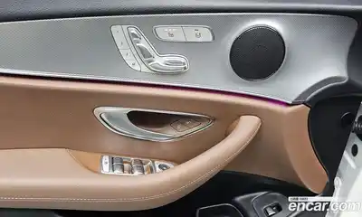 Mercedes-Benz E-Class 2020 2.0 автомат (гидро), миниатюра 11