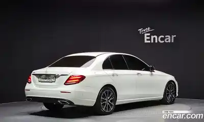 Mercedes-Benz E-Class 2020 2.0 автомат (гидро), миниатюра 2