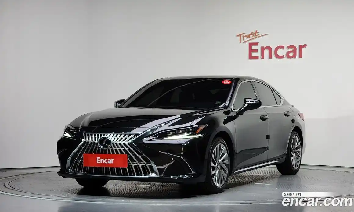 Lexus ES 2025 2.5 гидро, фото 1