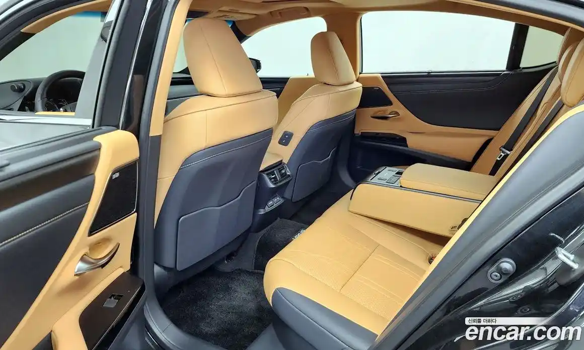 Lexus ES 2025 2.5 гидро, фото 16
