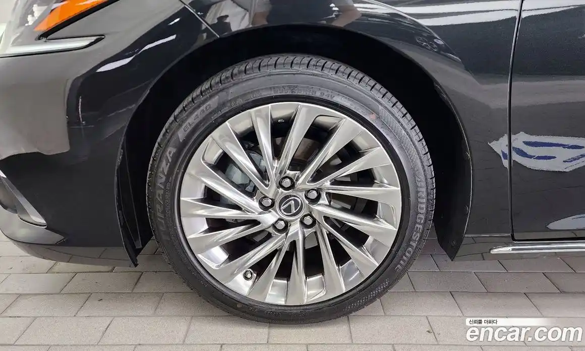 Lexus ES 2025 2.5 гидро, фото 5