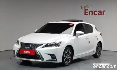 Lexus CT200h