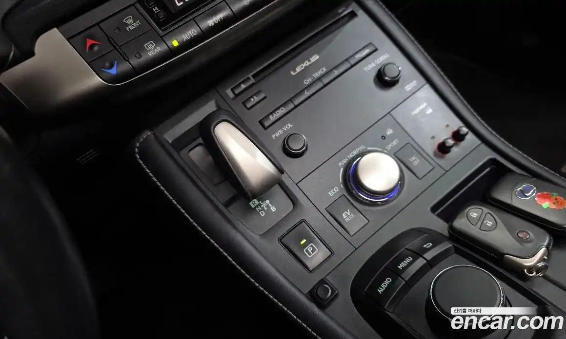 Lexus CT200h 2018 1.8 гидро, фото 12
