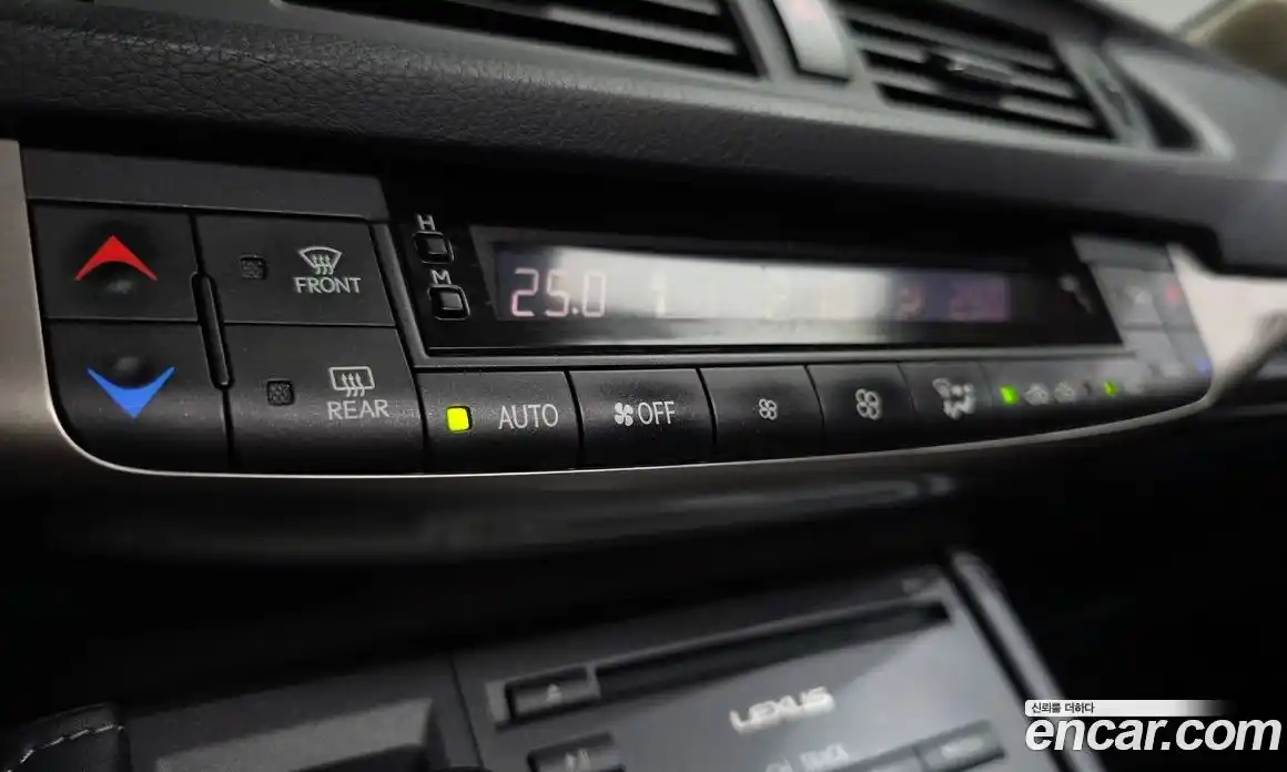 Lexus CT200h 2018 1.8 гидро, фото 23