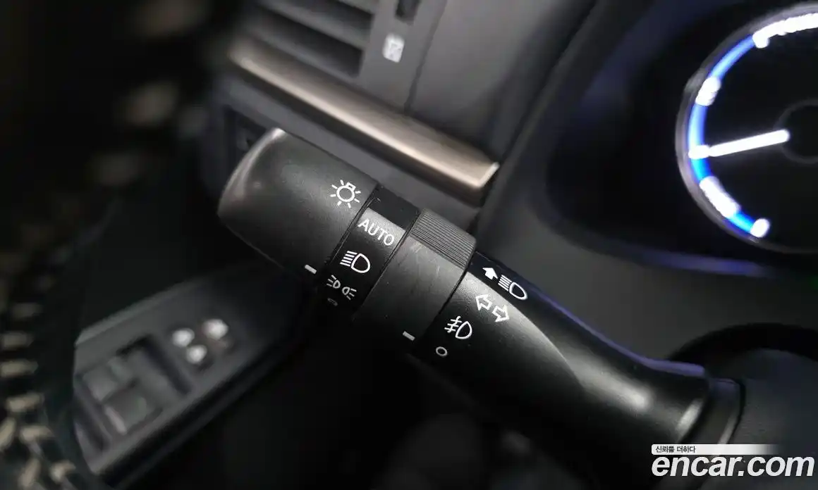 Lexus CT200h 2018 1.8 гидро, фото 27