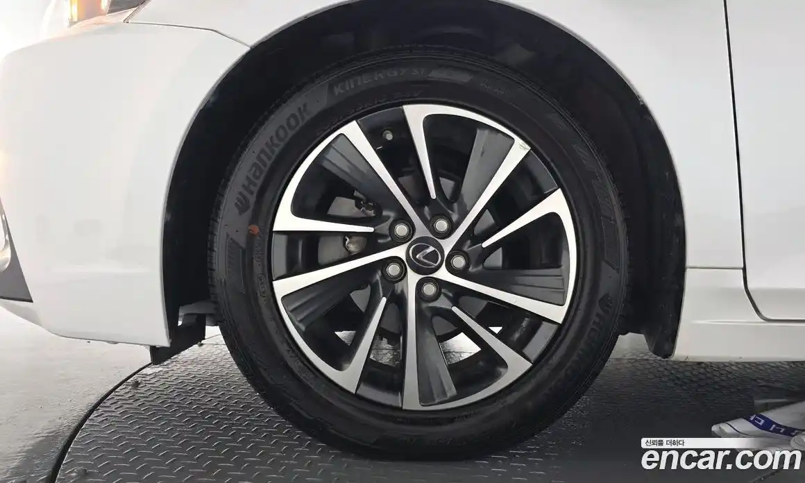 Lexus CT200h 2018 1.8 гидро, фото 5