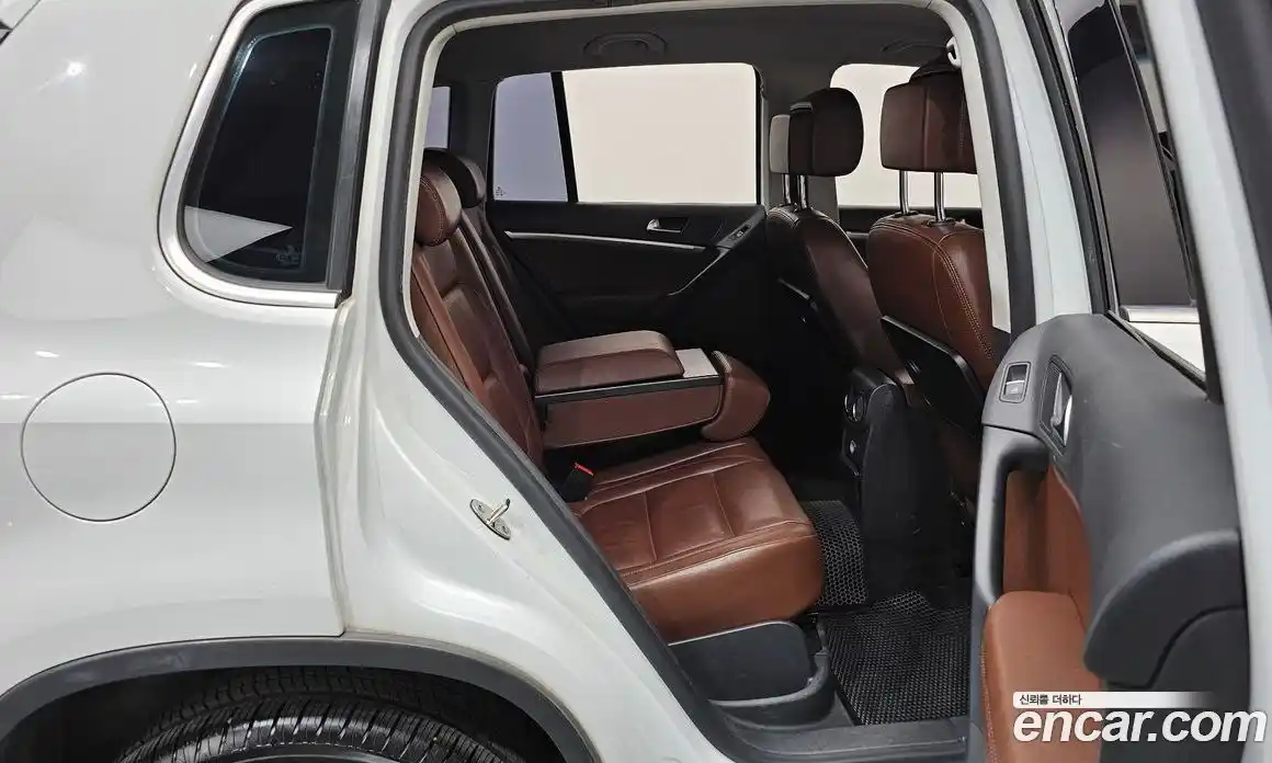 Volkswagen Tiguan 2014 2.0 автомат (гидро), фото 11