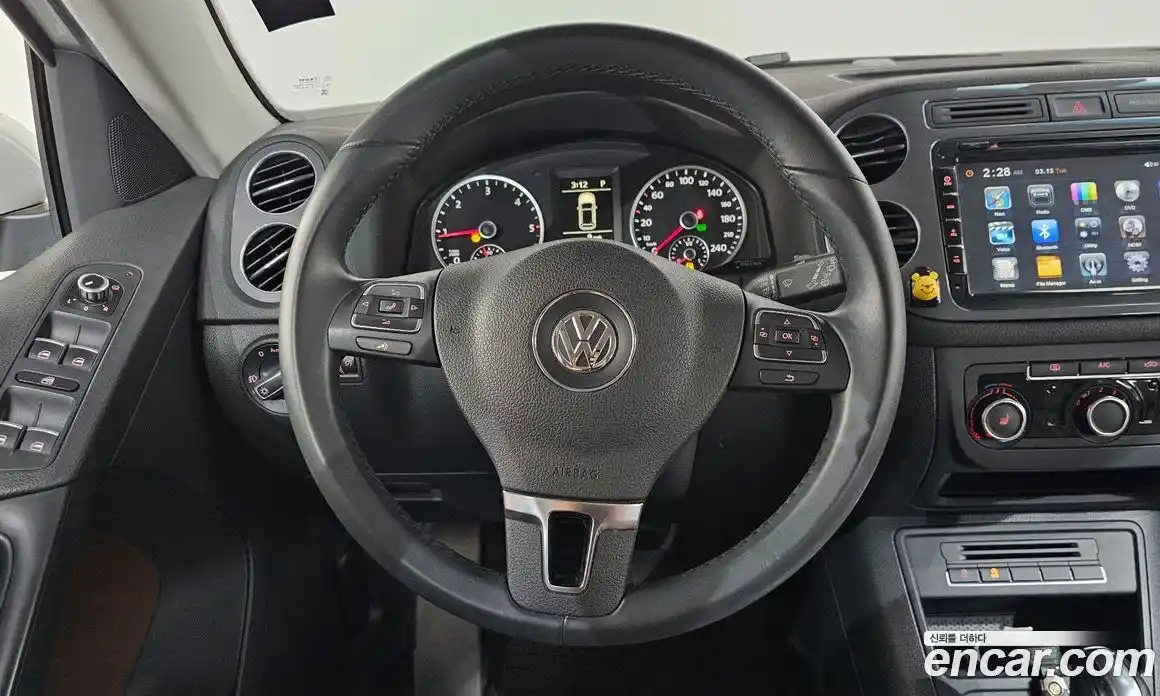 Volkswagen Tiguan 2014 2.0 автомат (гидро), фото 13