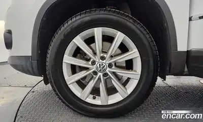 Volkswagen Tiguan 2014 2.0 автомат (гидро), миниатюра 5