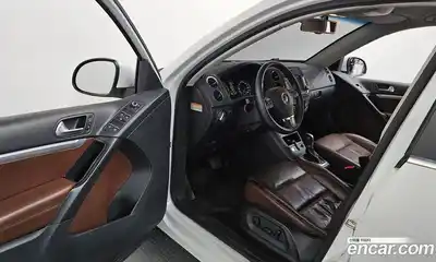 Volkswagen Tiguan 2014 2.0 автомат (гидро), миниатюра 10