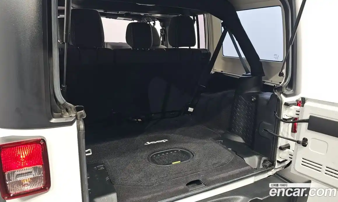 Jeep Wrangler 2016 3.6 автомат (гидро), фото 25
