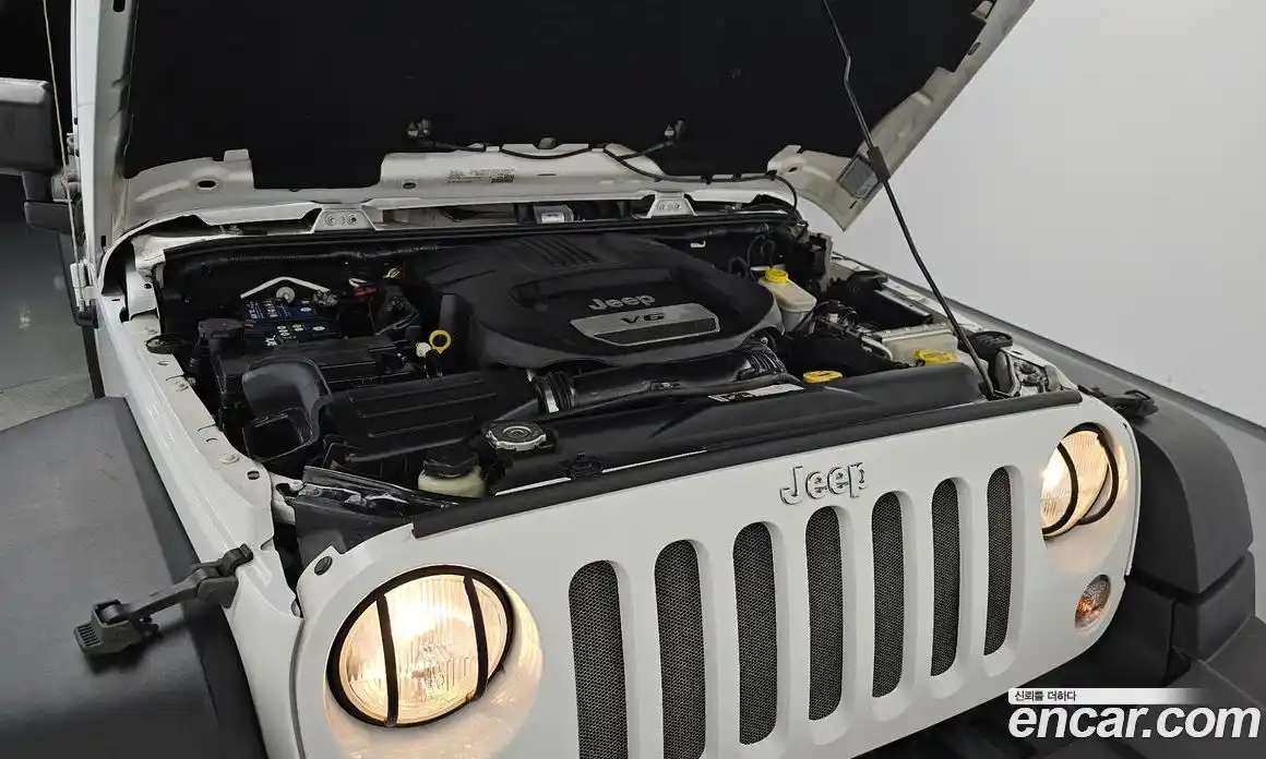 Jeep Wrangler 2016 3.6 автомат (гидро), фото 5