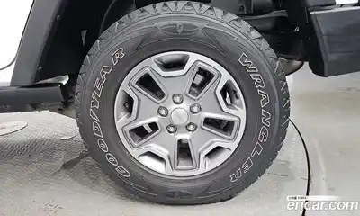 Jeep Wrangler 2016 3.6 автомат (гидро), миниатюра 6