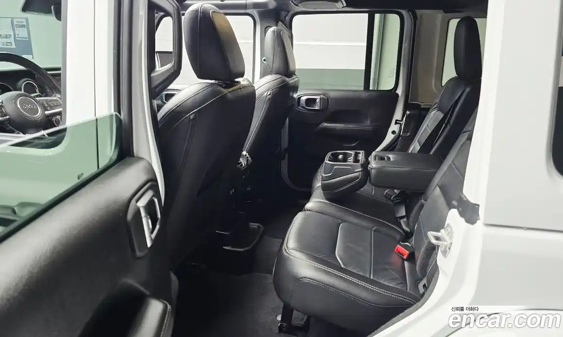 Jeep Wrangler 2023 2.0 автомат (гидро), фото 11