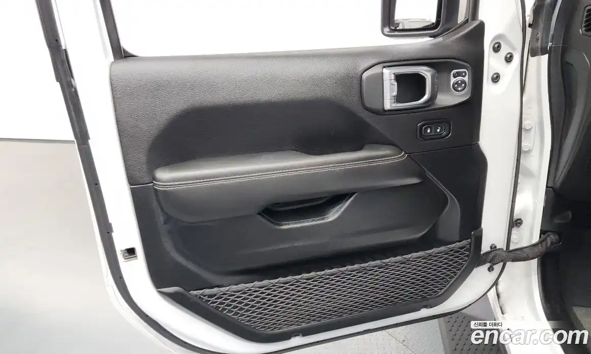 Jeep Wrangler 2021 2.0 автомат (гидро), фото 14