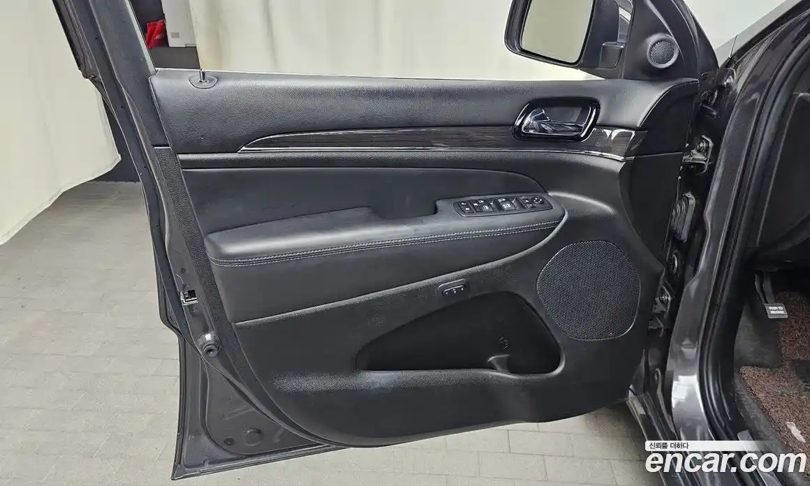 Jeep Cherokee 2019 3.6 автомат (гидро), фото 14