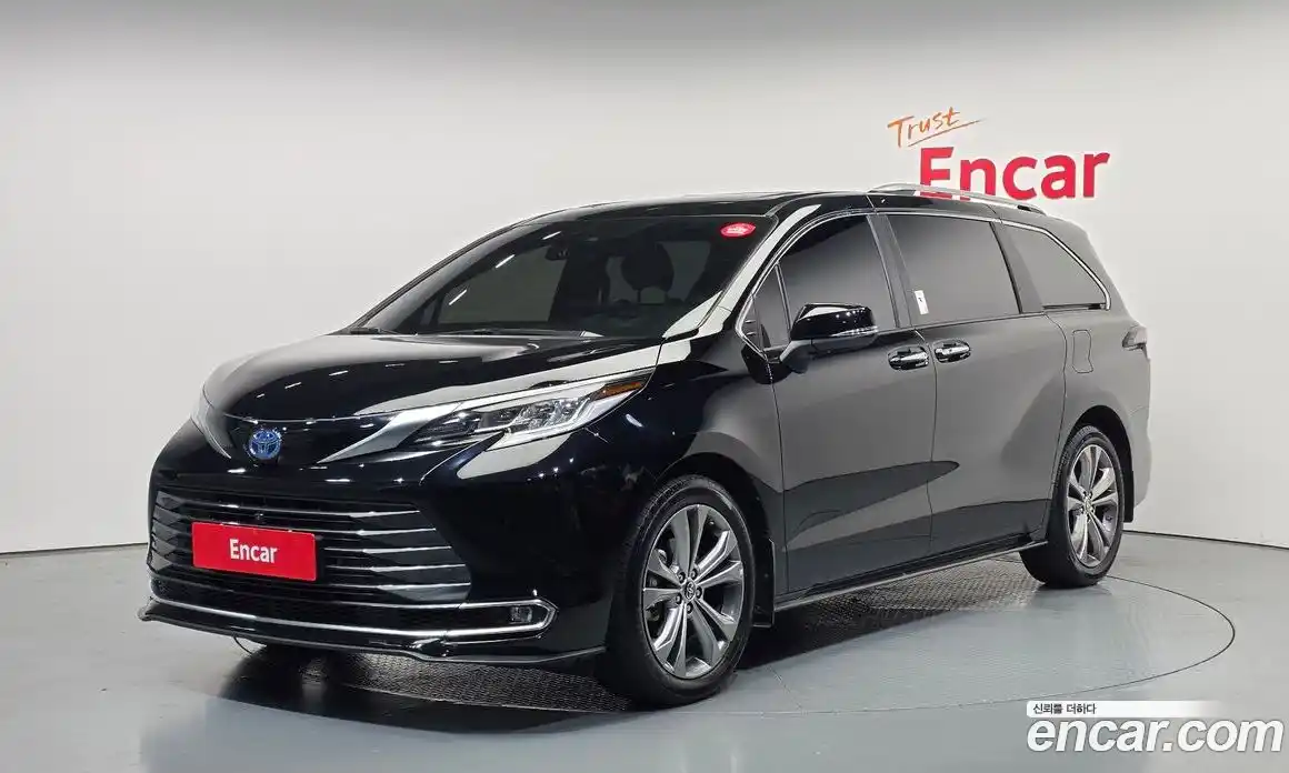 Toyota Sienna 2024 2.5 гидро, фото 1