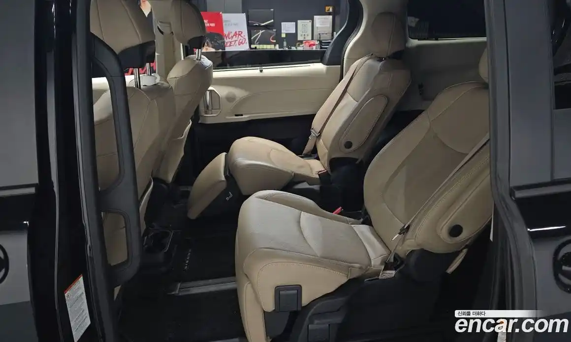 Toyota Sienna 2024 2.5 гидро, фото 16