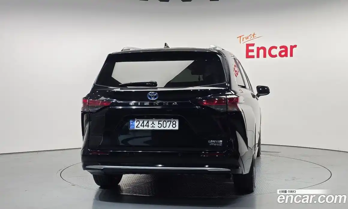 Toyota Sienna 2024 2.5 гидро, фото 4