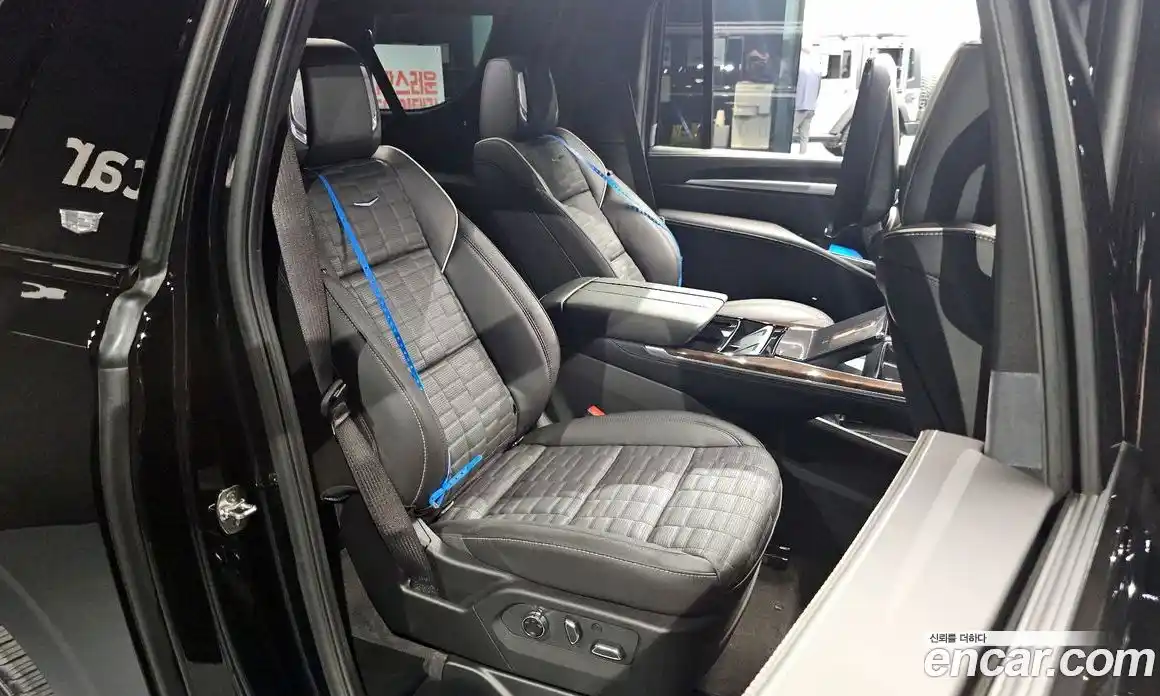 Cadillac Escalade 2026 6.2 гидро, фото 11