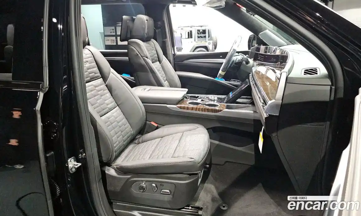 Cadillac Escalade 2026 6.2 гидро, фото 12