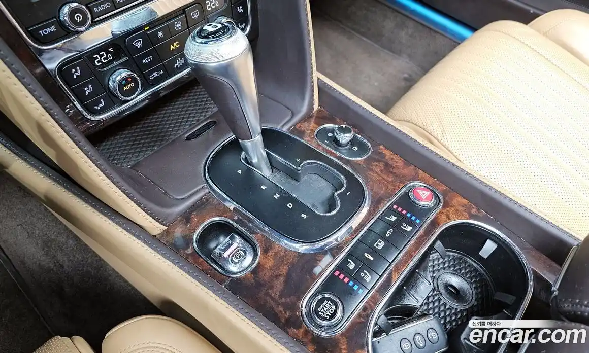 Bentley Flying Spur 2018 4.0 гидро, фото 9