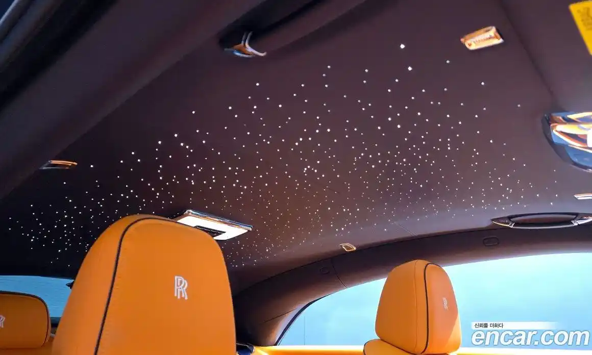 Rolls-Royce Spectre 2024 0.3 гидро, фото 17